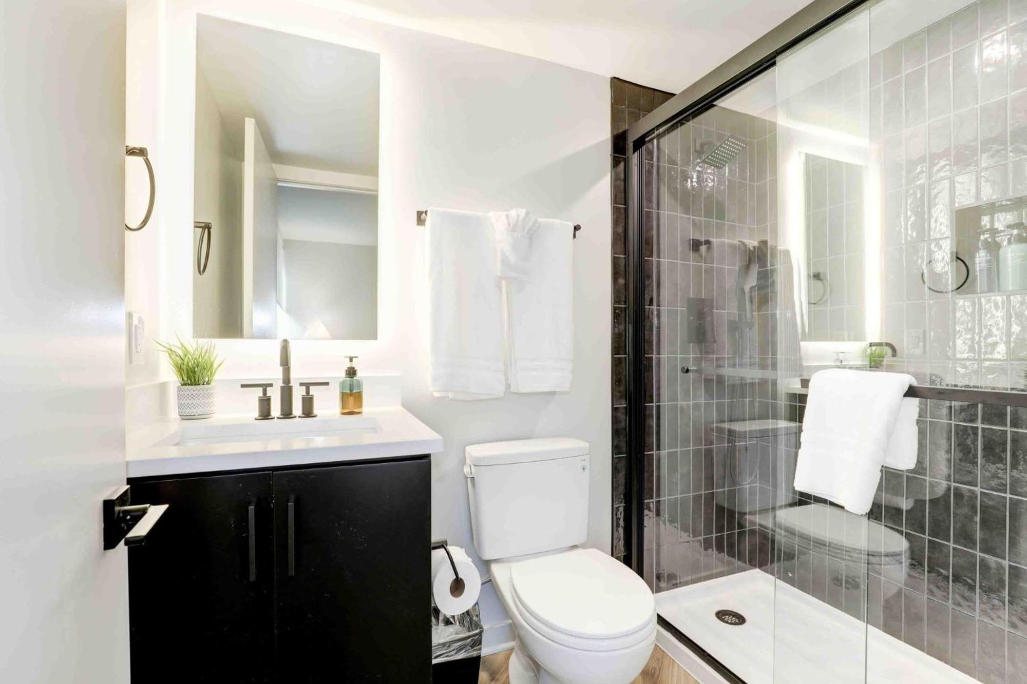 2Br Executive Apartment With Spacious Layout Arlington Exterior foto